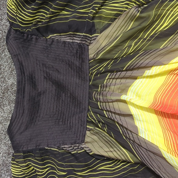 Bebe Angel Wing Chevron Maxi Dress - Picture 4 of 4